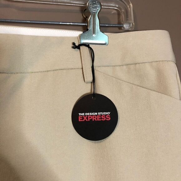 NWT! Express beige dress pants. - Picture 7 of 12